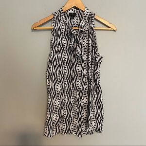 WORTHINGTON button up tank top with tie neck